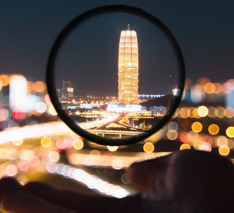 vista de longe de um edificio