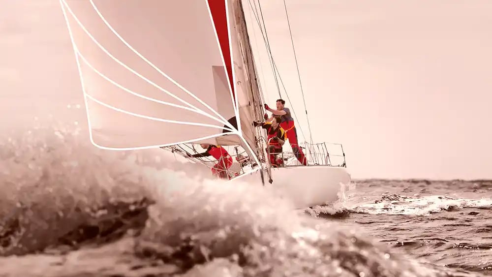 homem em um barco navegando