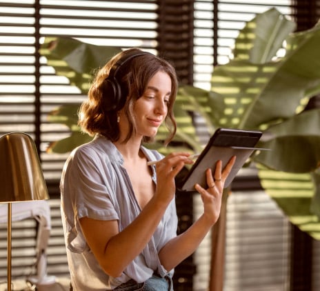 Mulher em escritório 