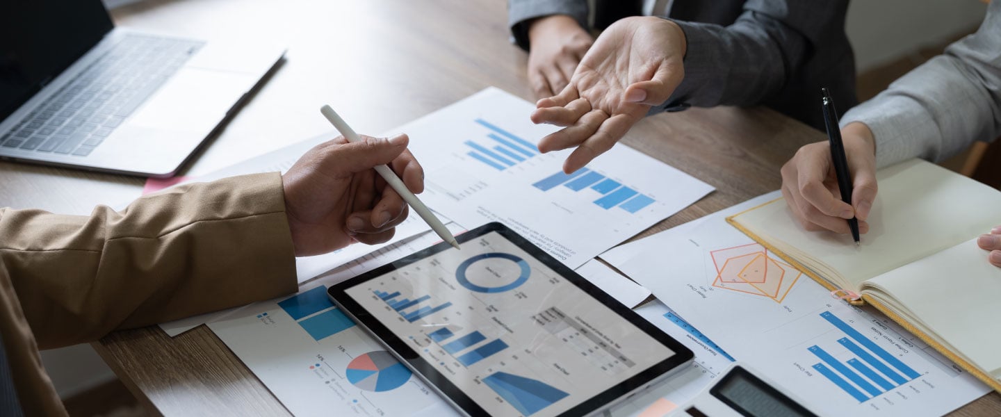 business-team-brainstorming-data-target-financial