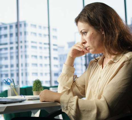 Violência e discriminação ainda perseguem as mulheres no país