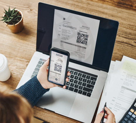 papeis, documentos, e notebook